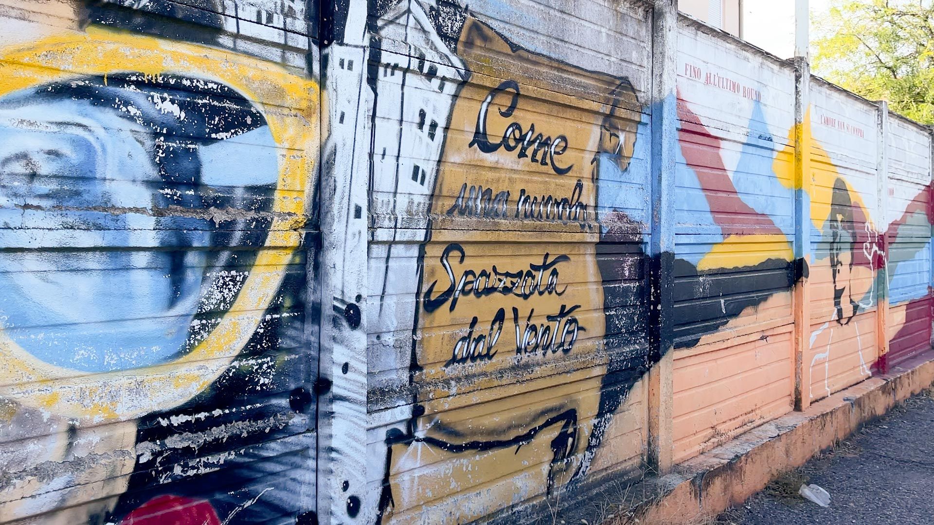 Murales: "Come una nuvola spassata dal vento"