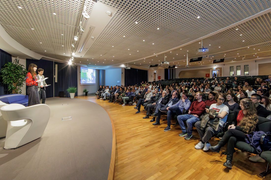 La platea dell'Auditorium di BCC Milano durante il convegno "Giovani e Impresa"