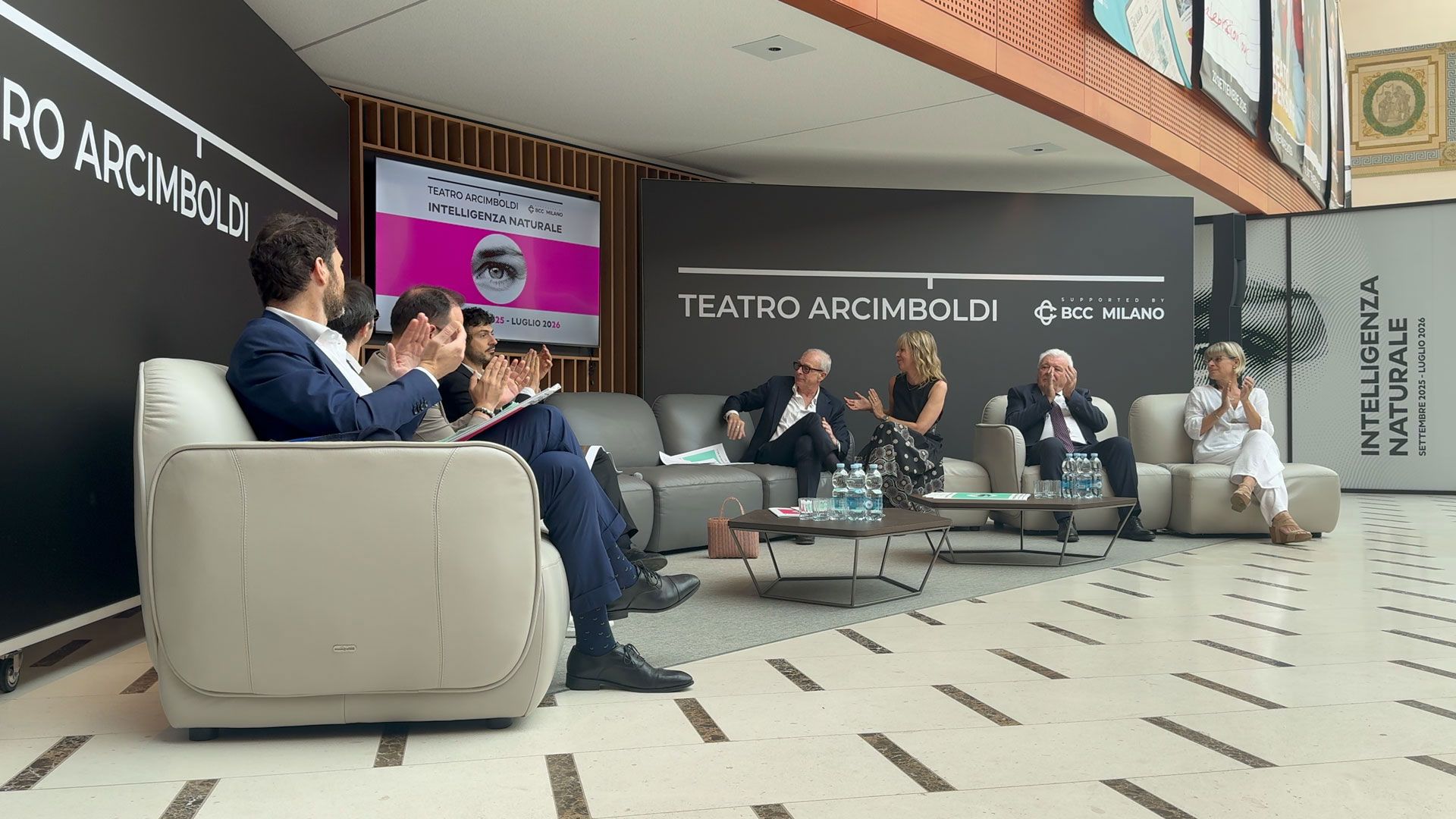 I partecipanti alla conferenza stampa della Stagione 2025-2026 del Teatro Arcimboldi BCC Milano