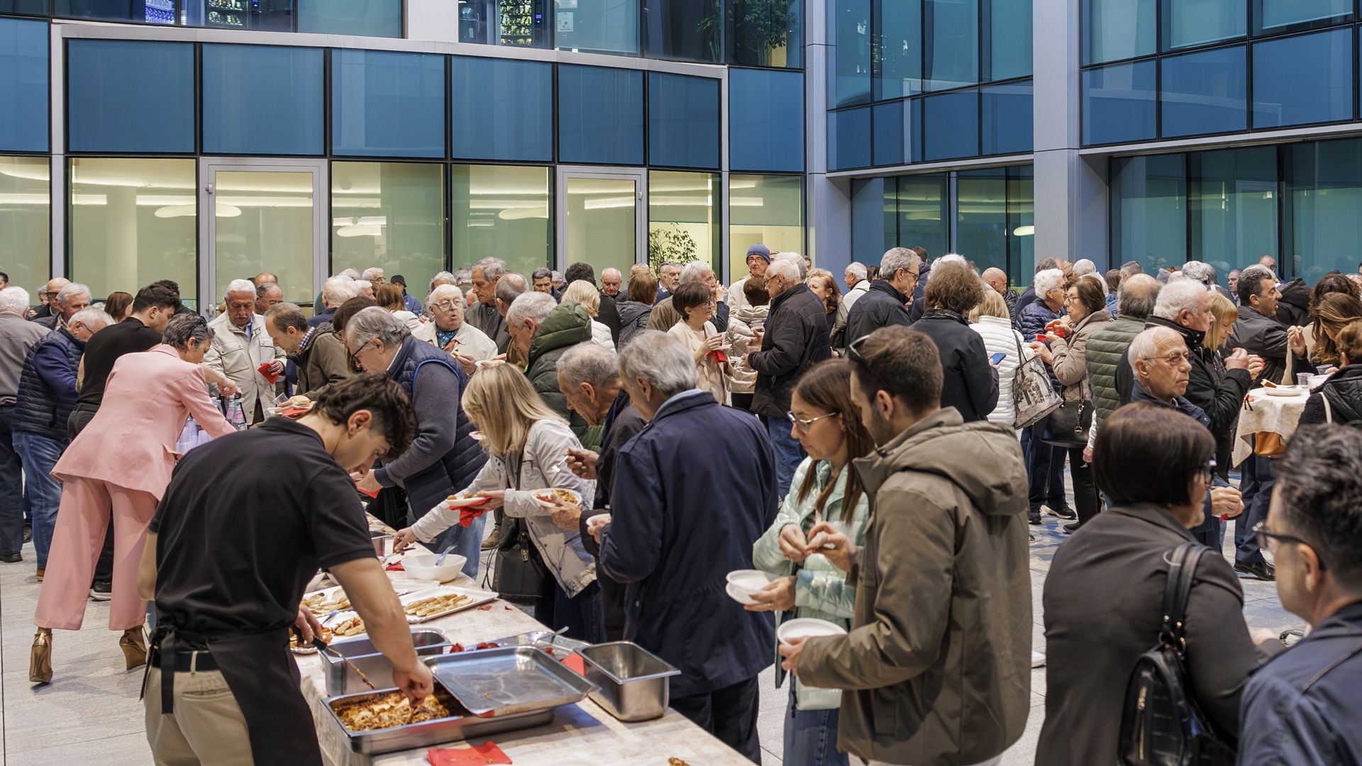 Il rinfresco che ha preceduto la presentazione